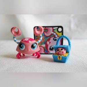 Littlest Pet Shop Pet Pairs (#3330 Crab and #3331 Crab Friend)